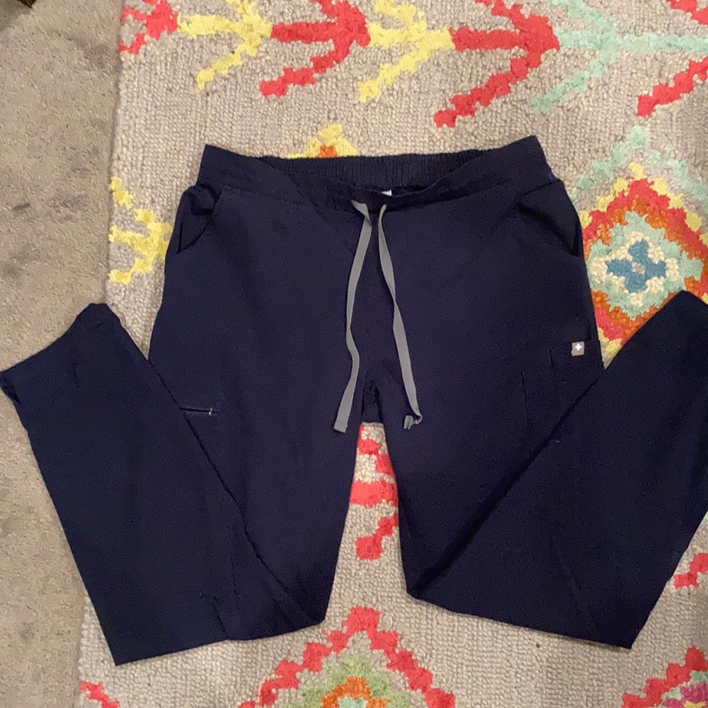 FIGS Yola skinny scrub pants. Gently worn.
